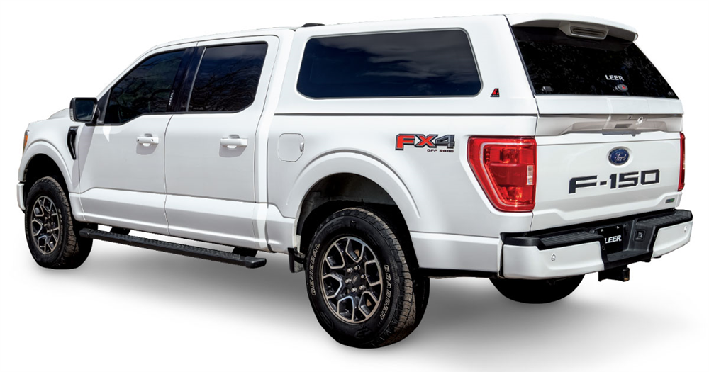 LEER 100XQ Sport Truck Cap